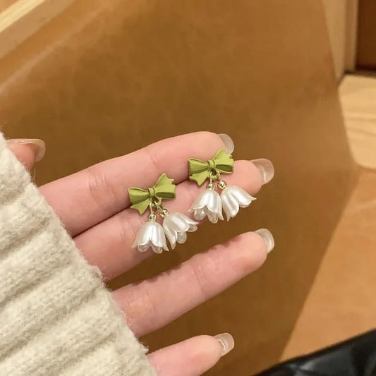 Pure Bow Earrings